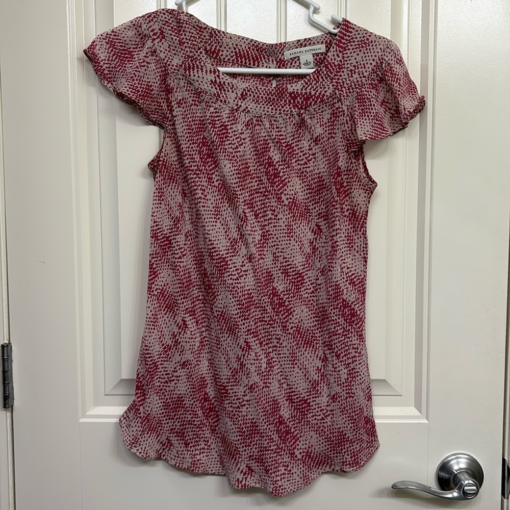 Banana Republic / S / Pink and Cream Ruffle‎ blouse